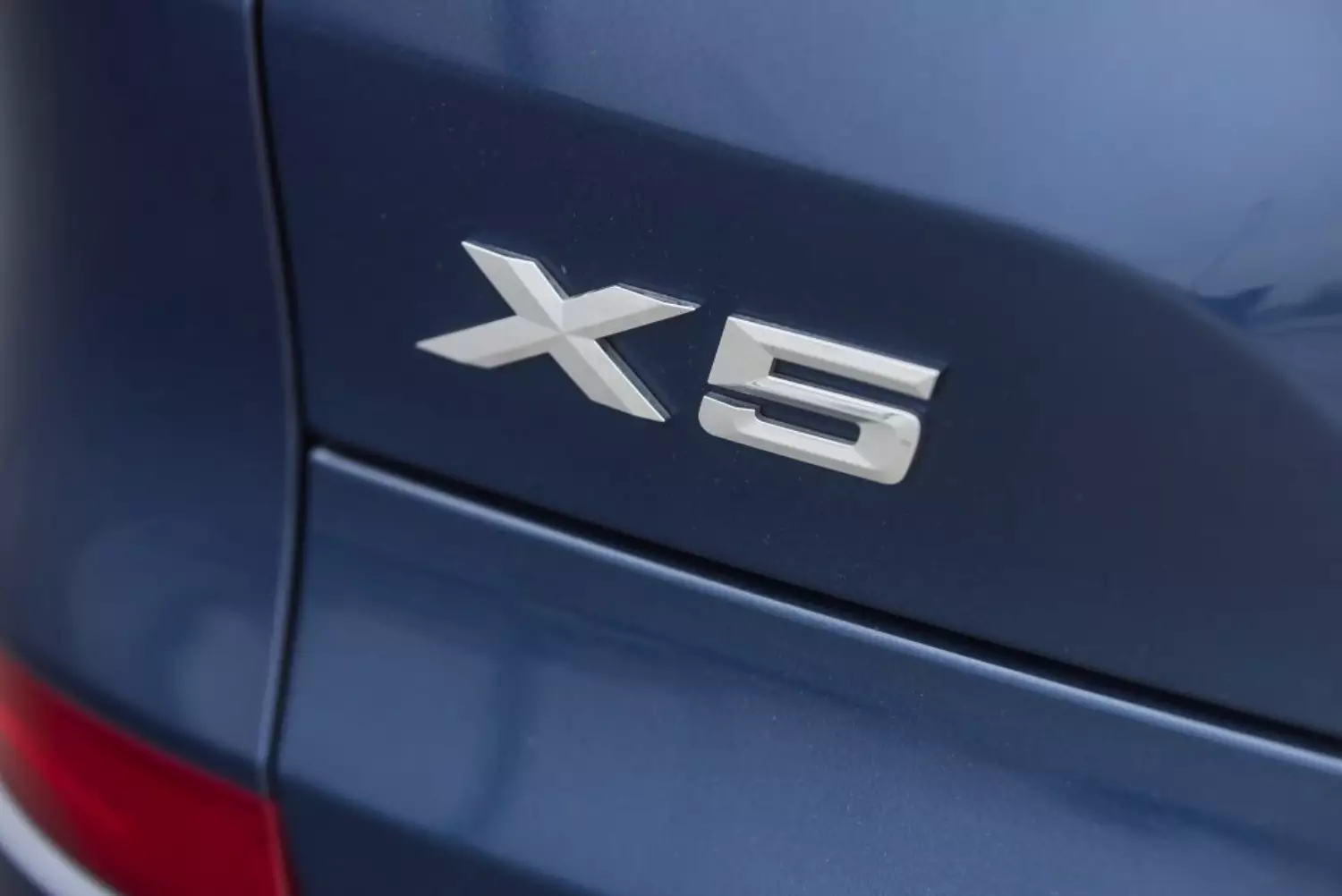 Duży luksusowy SUV z wtyczką – jeździmy BMW X5 45e!