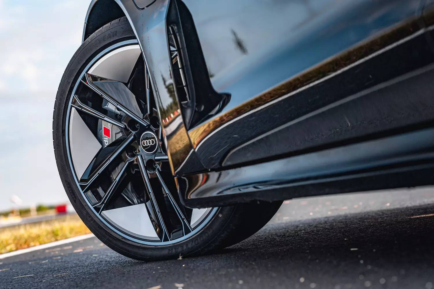 Audi RS e-tron GT na zdjęciach