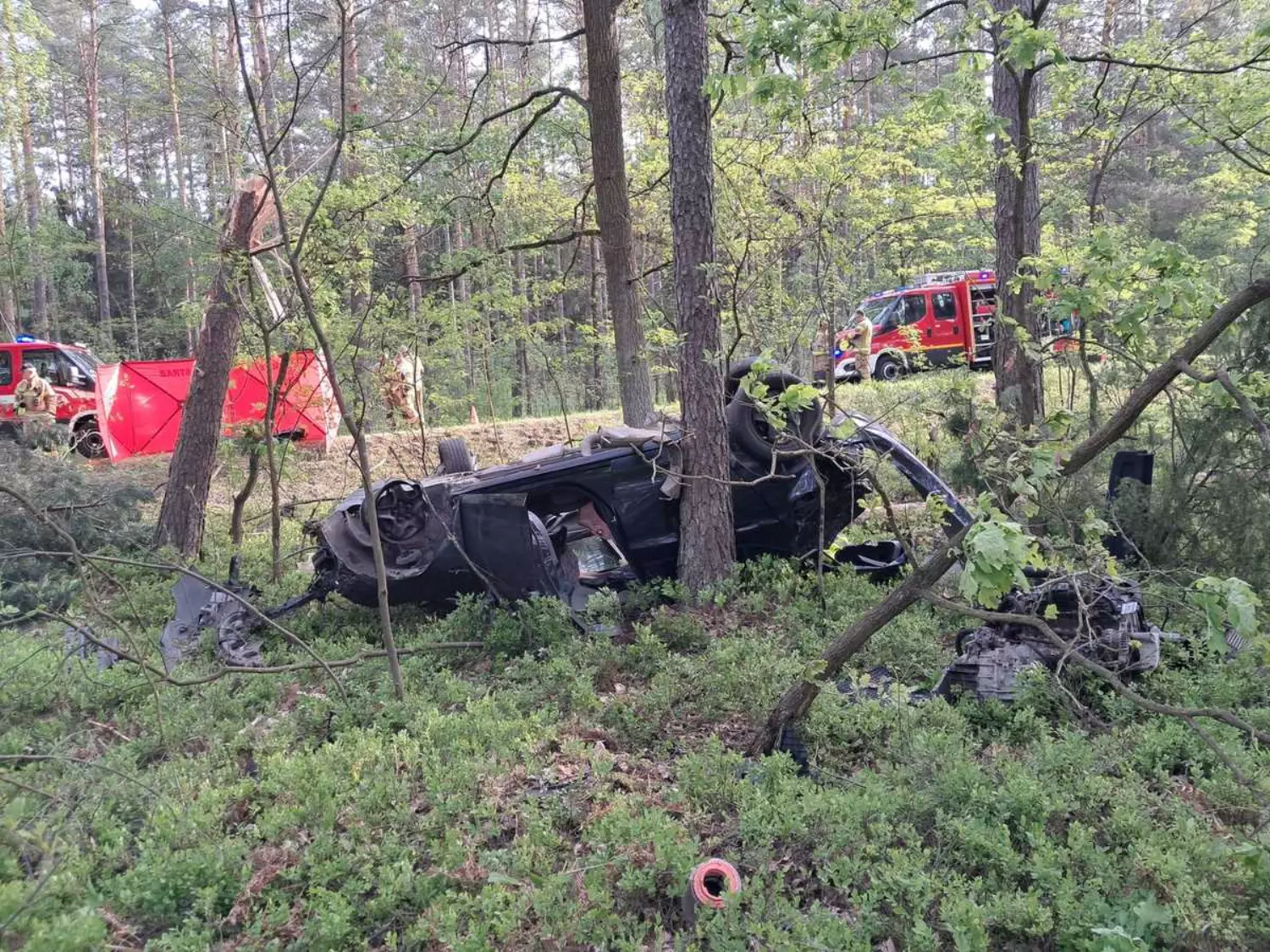 Zginął młody kierowca Opla. Policjanci wyjaśniają okoliczności wypadku