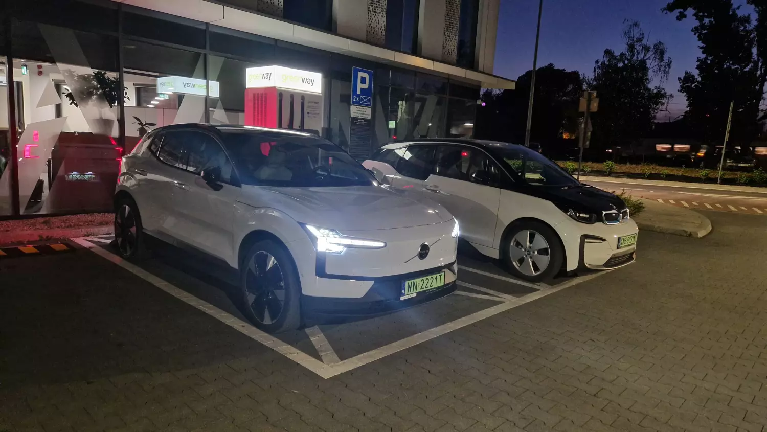 Warto rozważyć Volvo EX30 jako swoje pierwsze auto elektryczne lub jako drugi, bardziej ekologiczny samochód w rodzinie. Fot. Jacek Jurecki