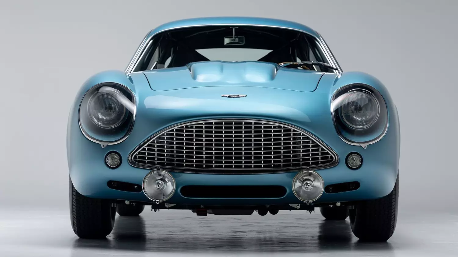 Aston Martin DB4 GT Zagato Continuation. Fot. Broad Arrow Auctions 