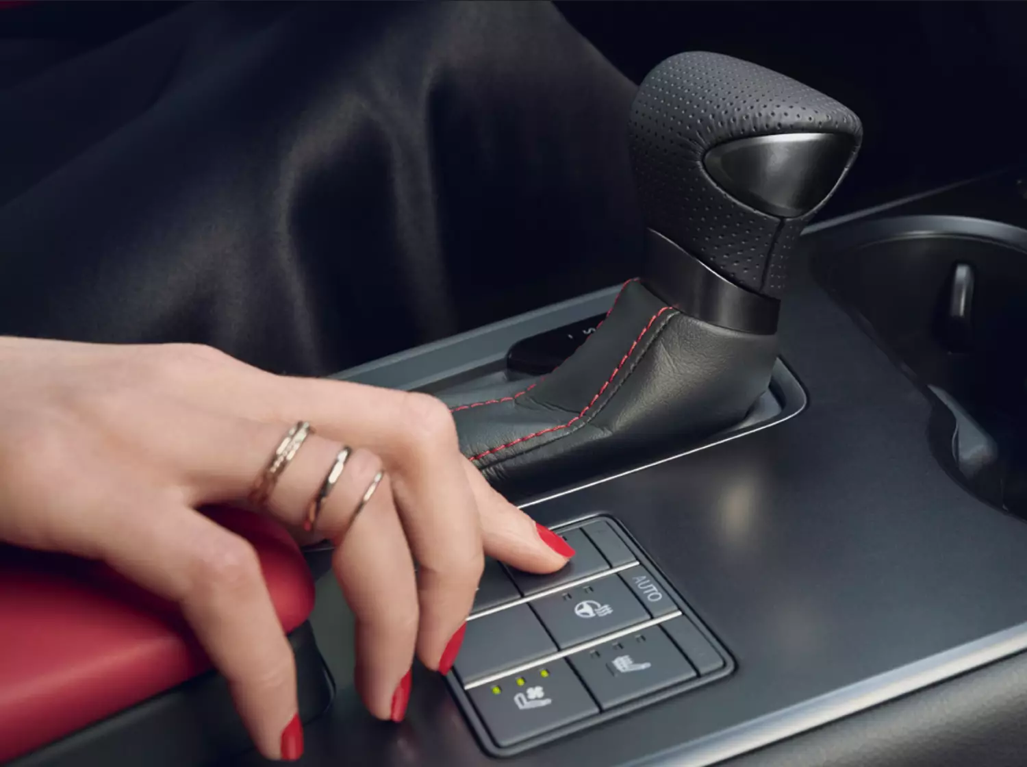 Lexus UX wyposażony jest w skrzynię bezstopniową CVT
