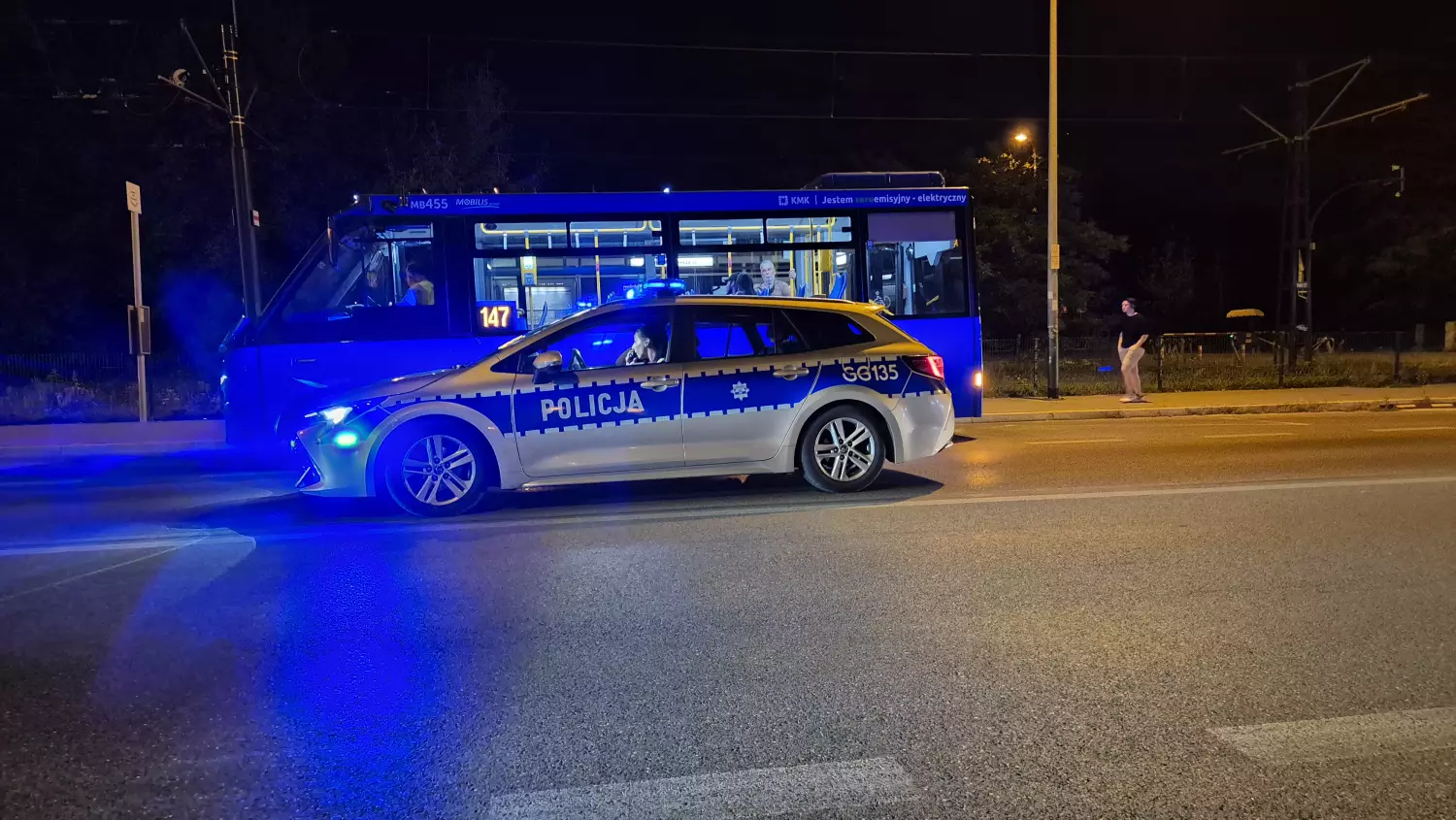 Gdyby świadek nie podjął interwencji, pijany kierowca mógłby spowodować wypadek z udziałem pieszych, rowerzystów lub innych pojazdów. 